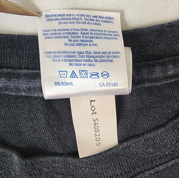 Taylor Swift Concert Tee The Red Tour 2013 Swifties Streetwear Eras Pop Culture - Picture 8 of 9